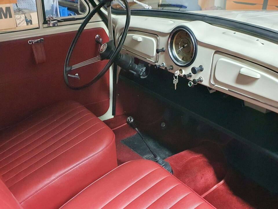 Image 23/66 of Morris Minor 1000 Tourer (1961)