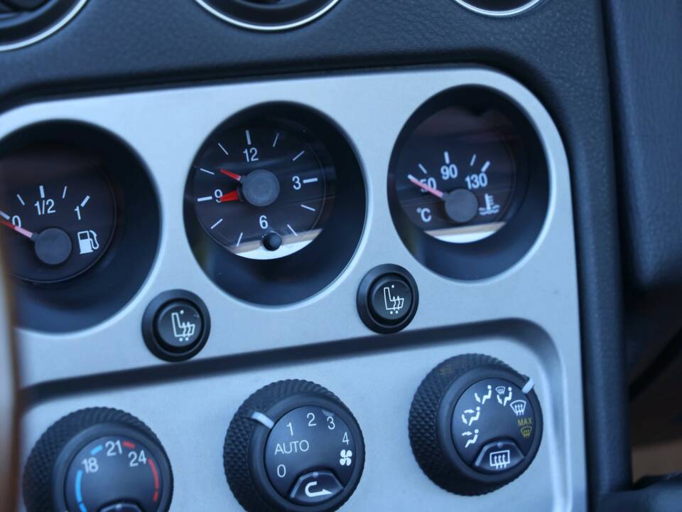 Obraz 23/50 pojazdu Alfa Romeo Spider 3.2 V6 24V (2003)