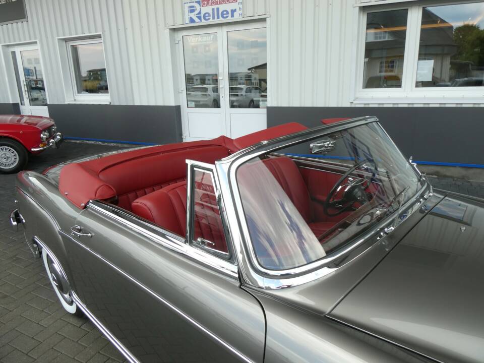 Image 15/23 of Mercedes-Benz 220 SE Cabriolet (1959)