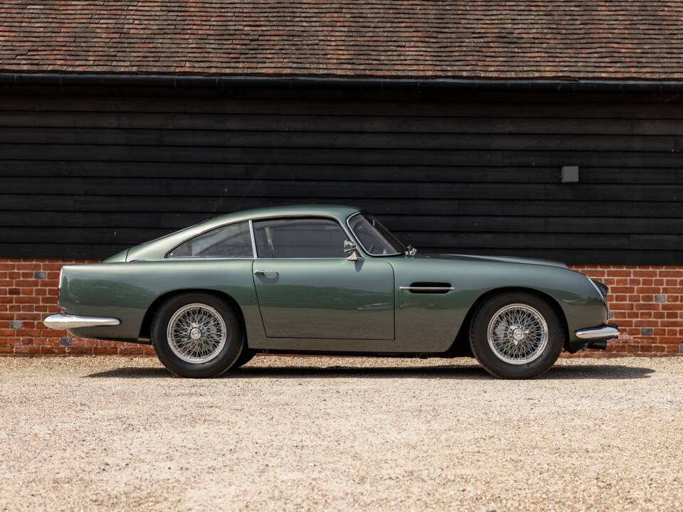 Image 2/42 de Aston Martin DB 4 GT (1959)