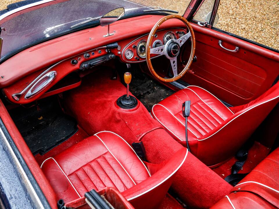 Imagen 4/26 de Austin-Healey 3000 Mk II (BN7) (1962)