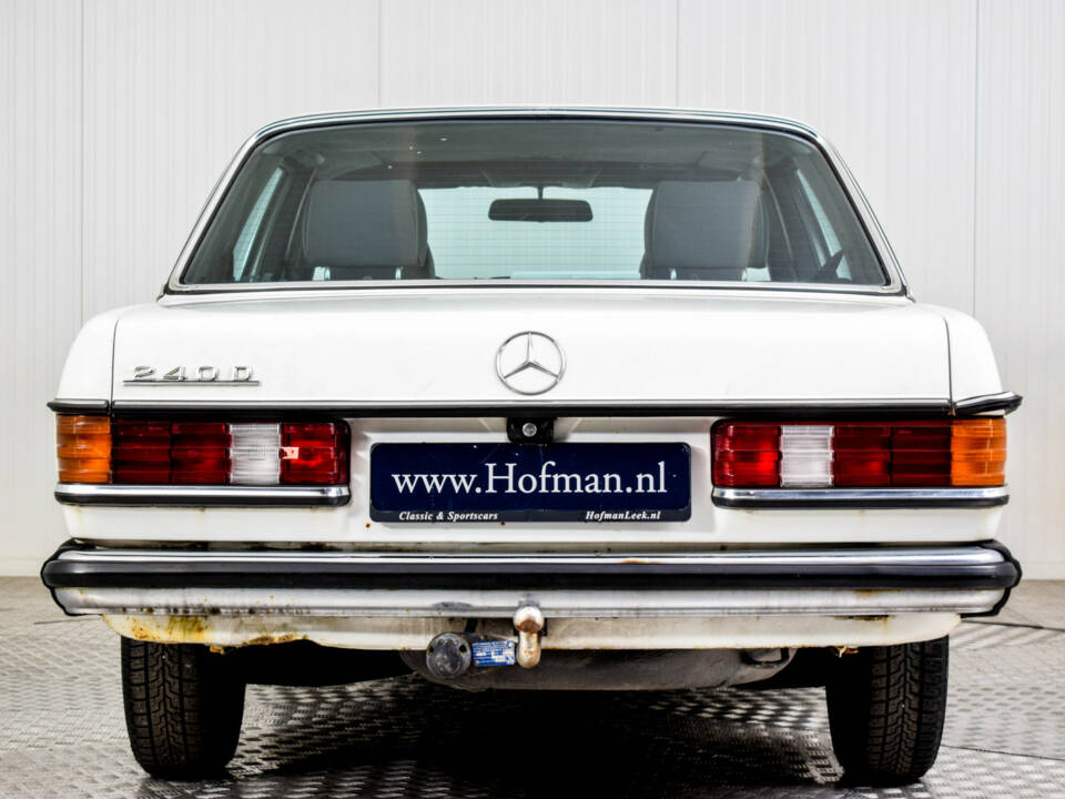 Immagine 12/46 di Mercedes-Benz 240 D (1982)