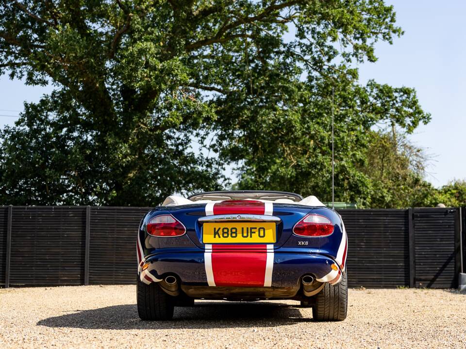 Immagine 17/42 di Jaguar XK8 4.0 (2001)