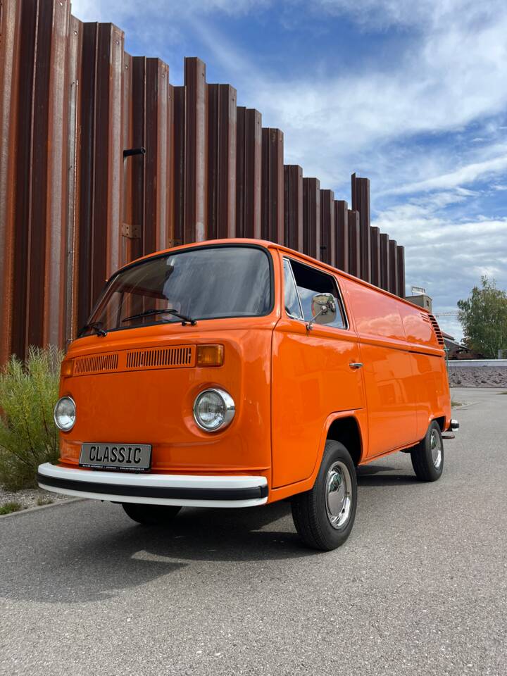 Afbeelding 10/87 van Volkswagen T2b panel van (1977)