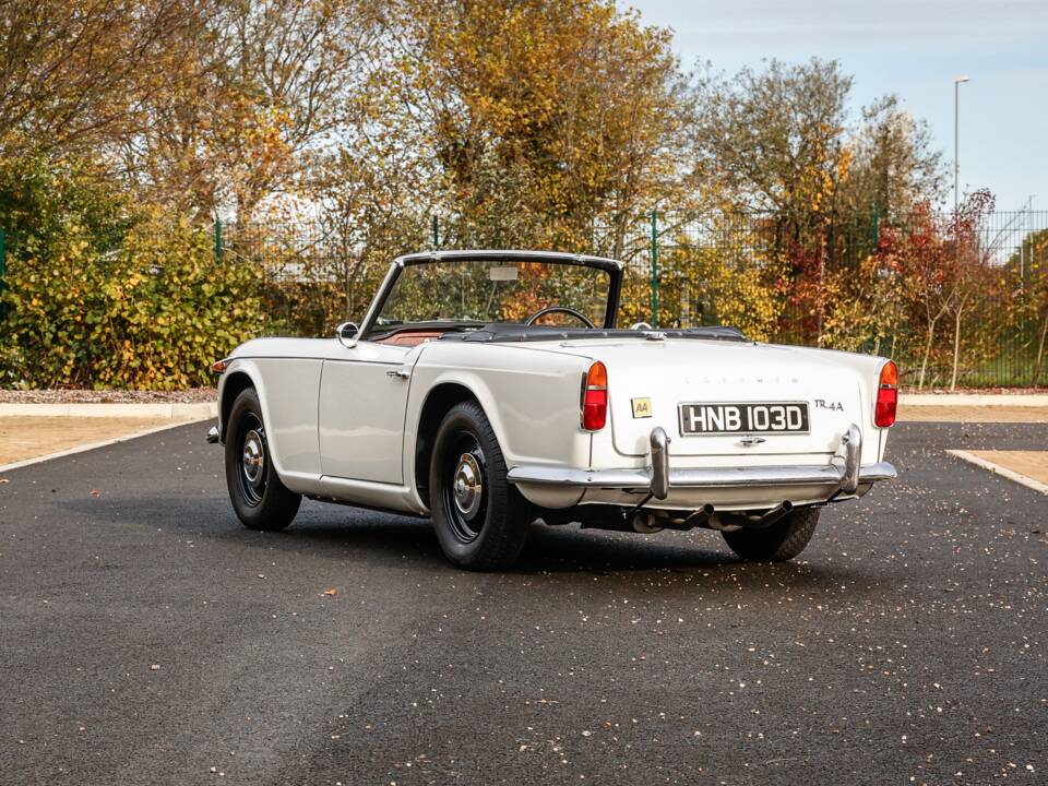Image 20/42 of Triumph TR 4A (1966)