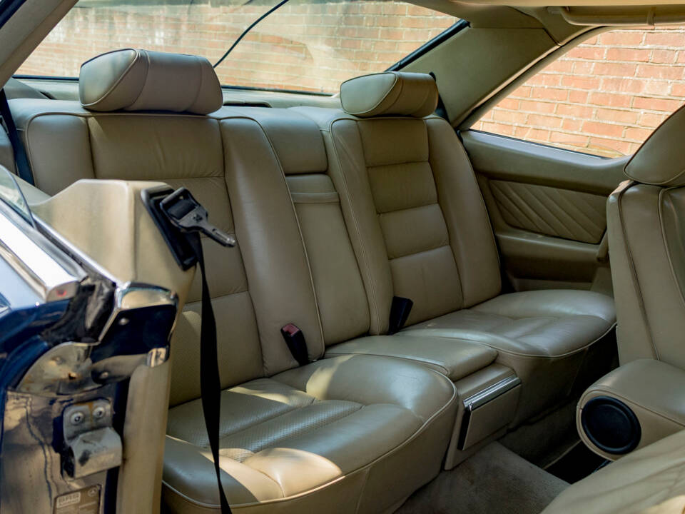 Image 17/50 of Mercedes-Benz 500 SEC (1989)