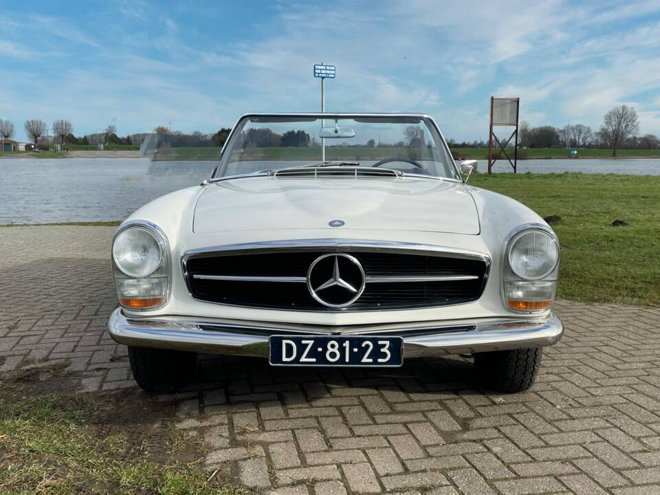 Image 2/8 of Mercedes-Benz 230 SL (1964)