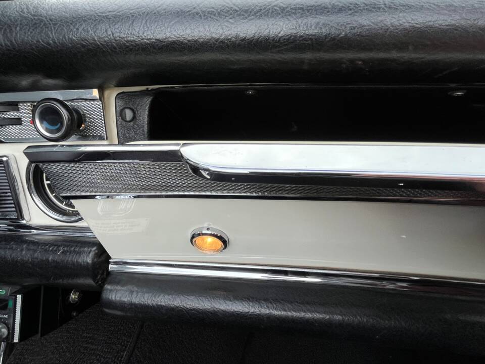Image 54/100 of Mercedes-Benz 280 SL (1970)