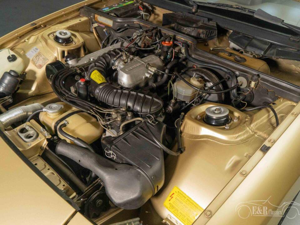 Image 18/19 of Porsche 924 (1983)