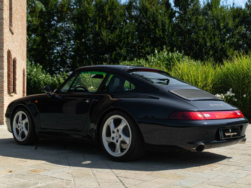 Immagine 8/50 di Porsche 911 Carrera 4S (1996)