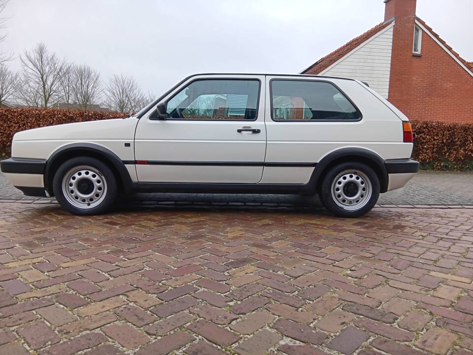 Bild 5/86 von Volkswagen Golf II GTi 1.8 (1990)