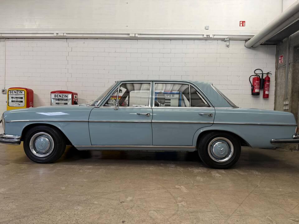 Image 1/20 of Mercedes-Benz 250 SE (1967)