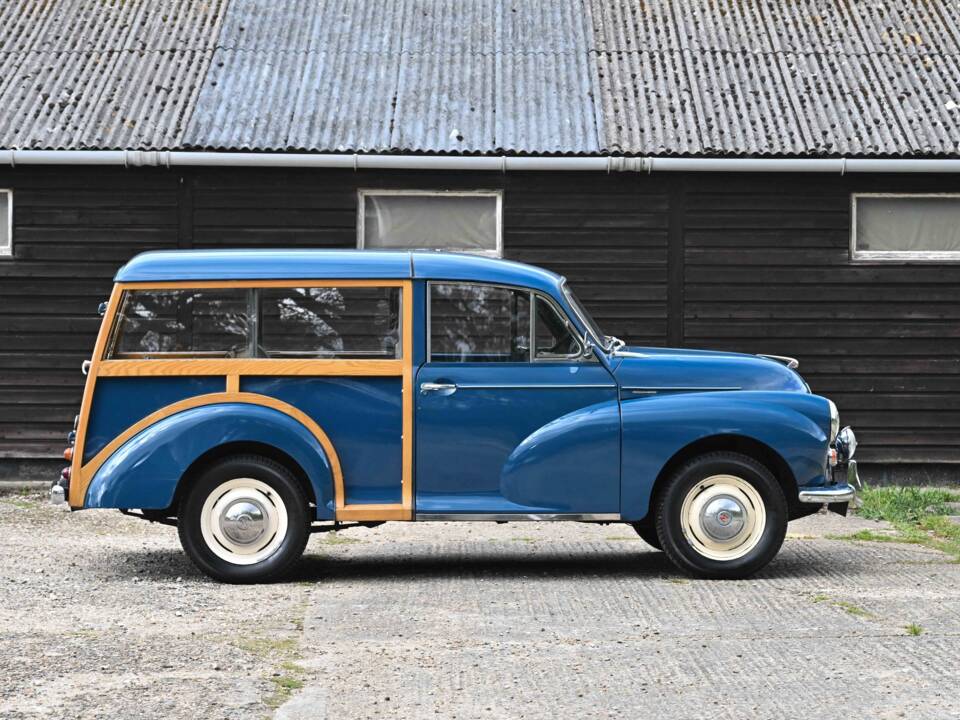 Image 2/50 of Morris Minor 1000 Traveller (1971)