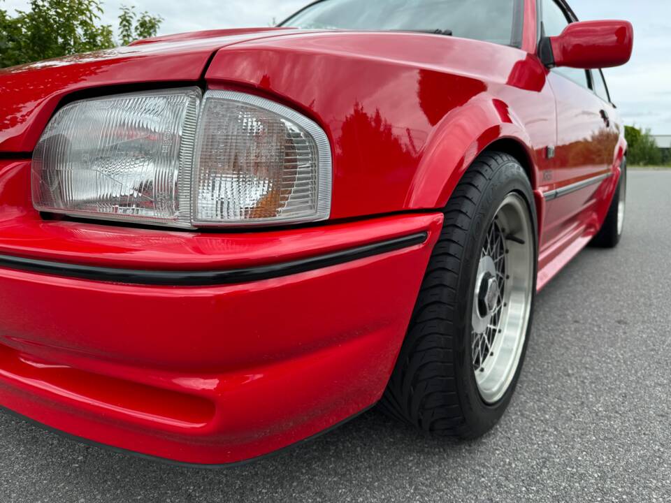 Image 14/49 of Ford Escort XR3i (1990)