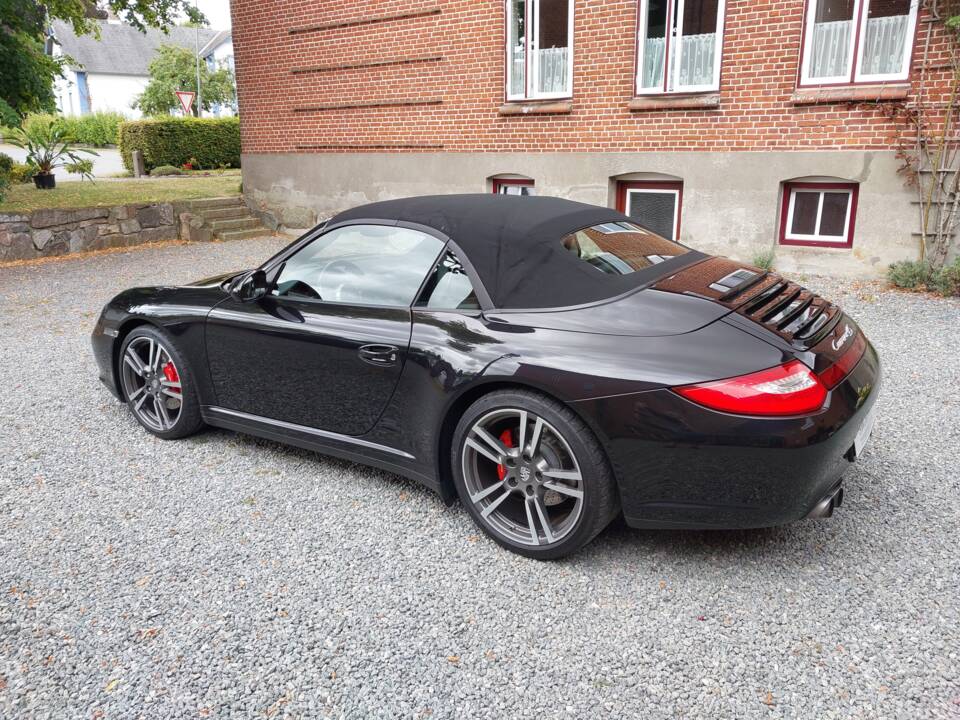 Bild 8/15 von Porsche 911 Carrera 4S (2011)