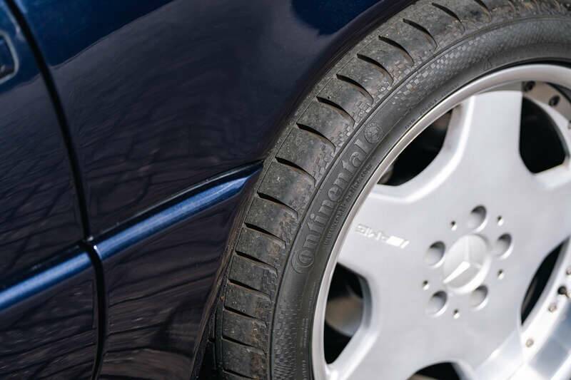 Image 22/50 of Mercedes-Benz SL 600 (2000)