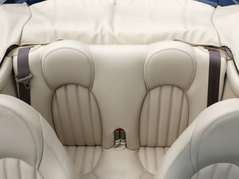Image 47/50 de Jaguar XK8 4.0 (1997)