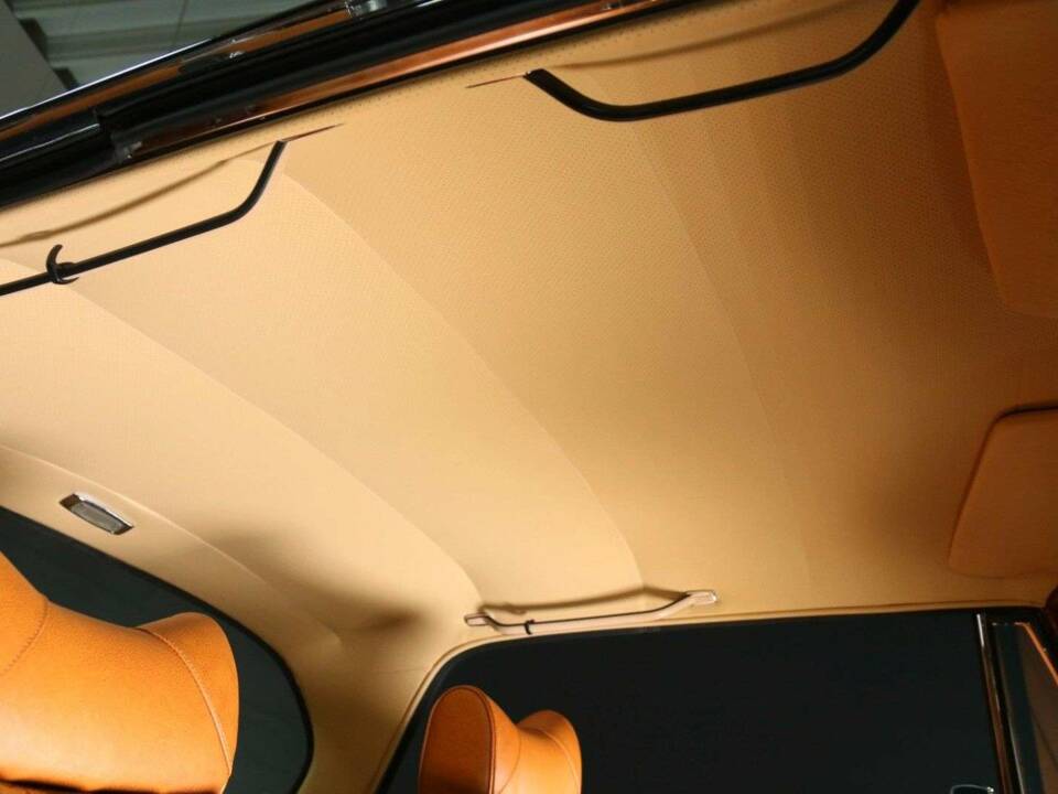 Image 20/30 of Mercedes-Benz 280 SE 3,5 (1970)