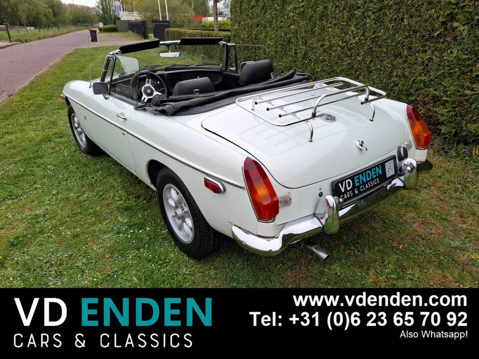 Immagine 4/33 di MG MGB (1978)