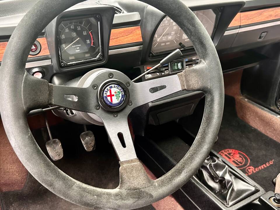 Image 10/14 of Alfa Romeo Alfetta GTV 2.0 (1979)