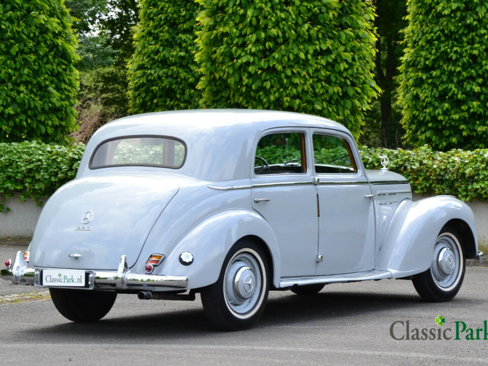 Image 4/50 of Mercedes-Benz 220 (1952)