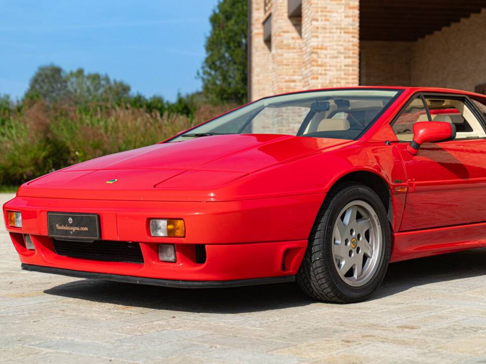Image 20/50 of Lotus Esprit SE (1993)
