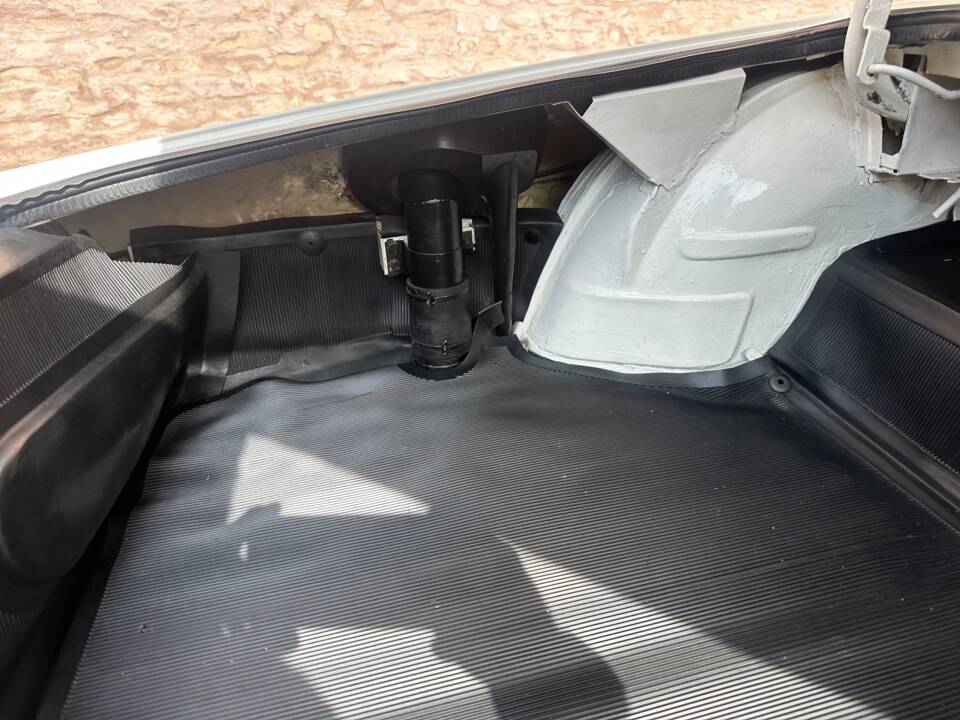Image 21/63 of Alfa Romeo Spider 1300 Junior (1970)