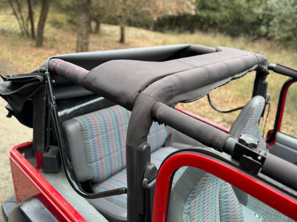 Image 13/31 of Jeep Wrangler Sport 2.5 (1996)