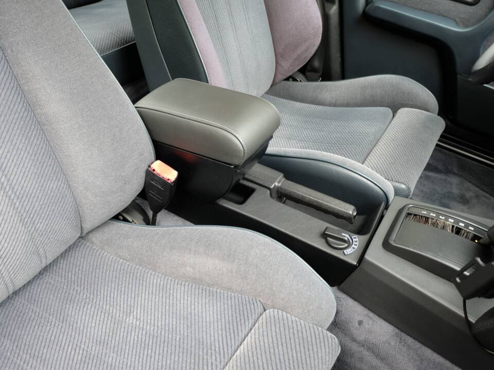 Bild 21/56 von BMW 325ix (1987)