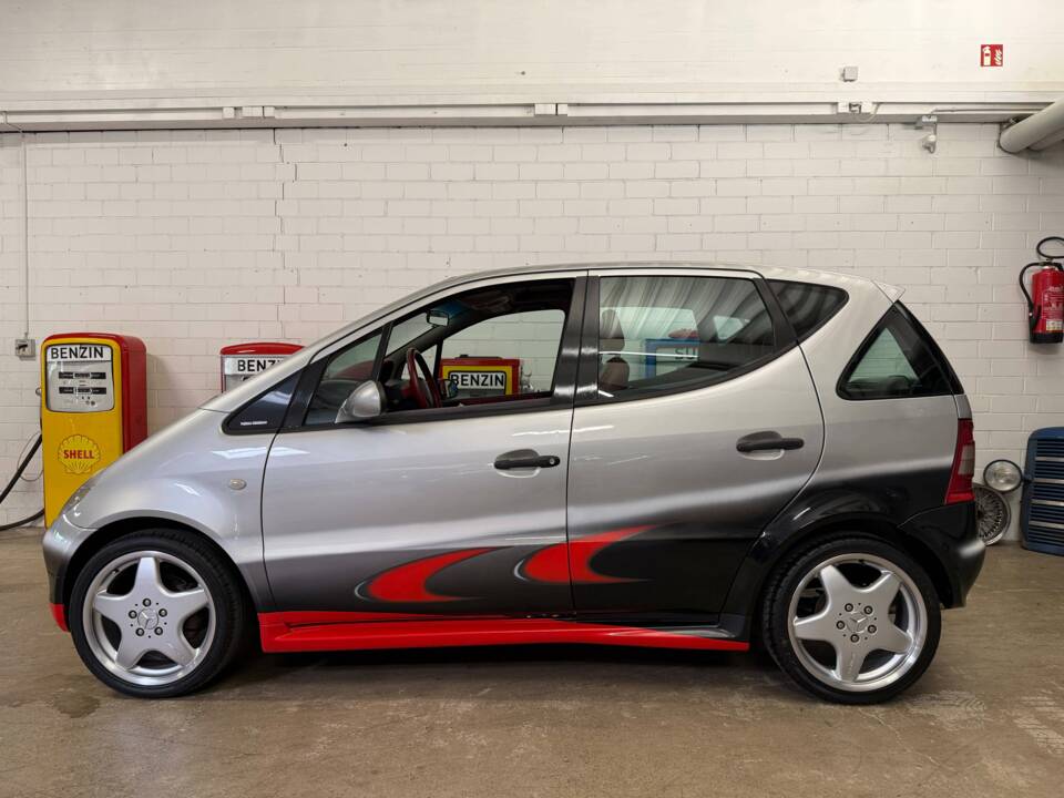 Image 1/21 of Mercedes-Benz A 160 "F1 Häkkinen Edition" (1998)