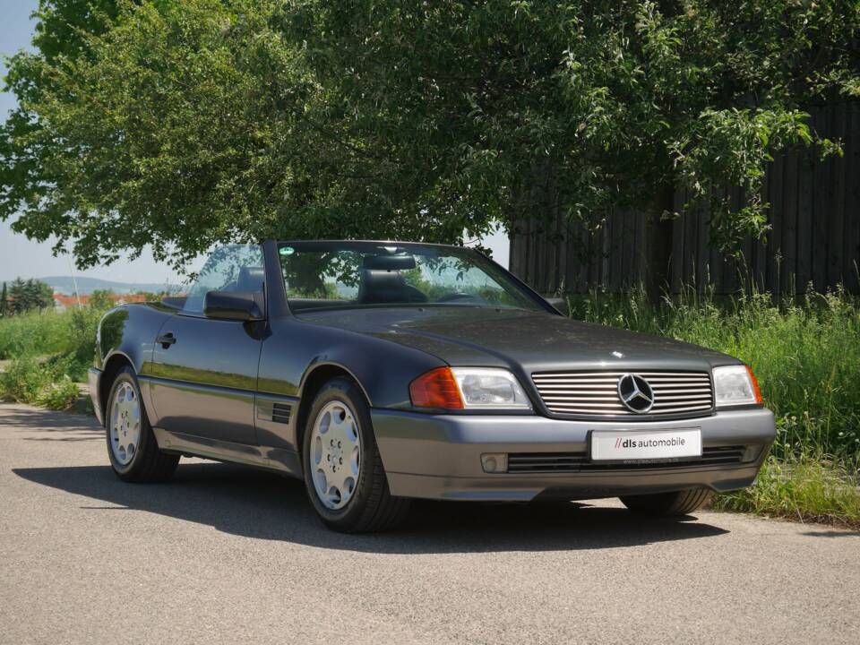 Image 7/39 de Mercedes-Benz 280 SL (1900)