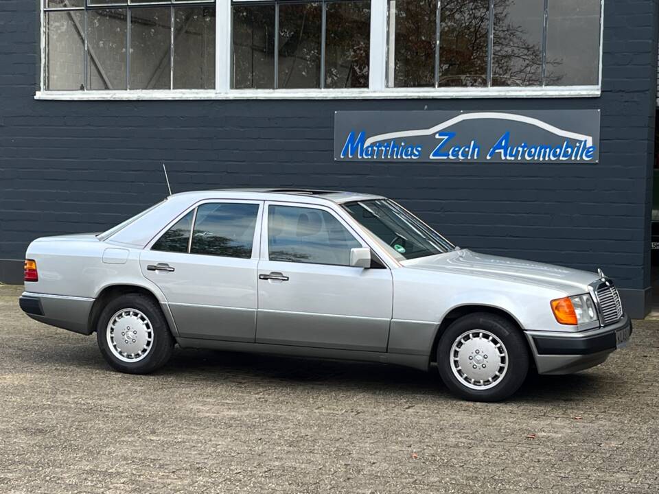 Afbeelding 4/24 van Mercedes-Benz 260 E (1990)