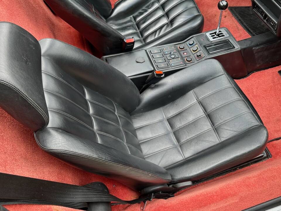 Bild 42/86 von Ferrari 328 GTS (1988)
