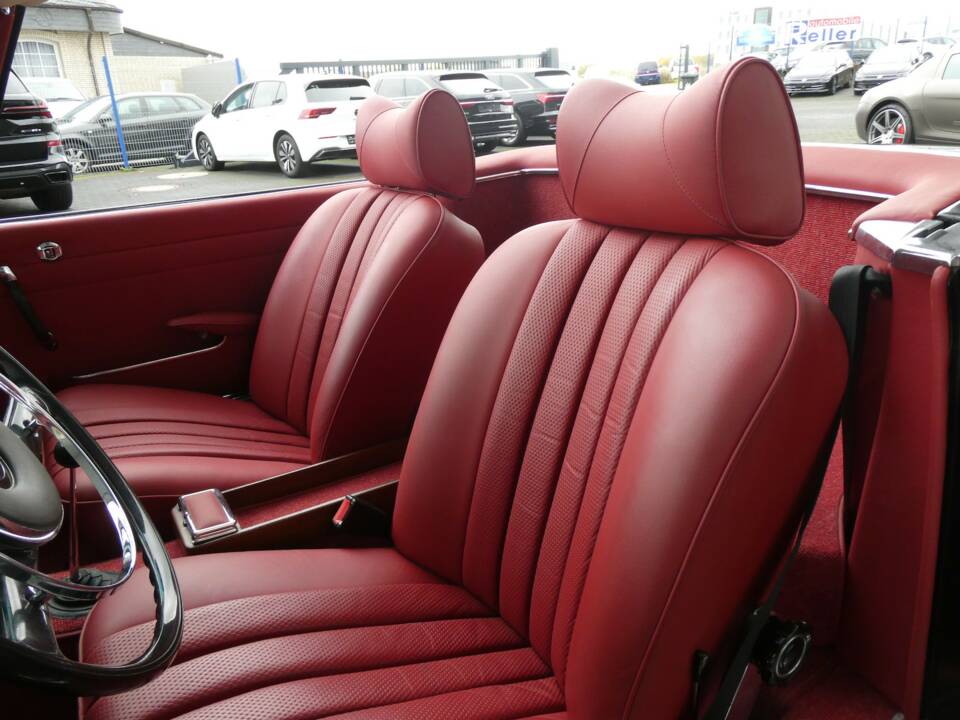 Imagen 11/26 de Mercedes-Benz 230 SL (1967)