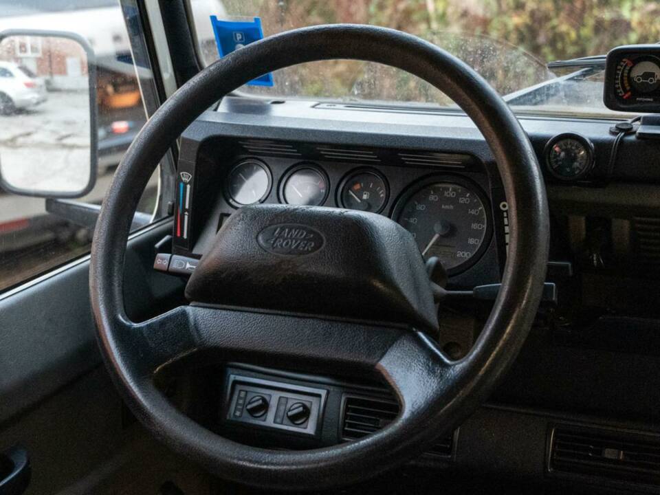 Afbeelding 17/23 van Land Rover Defender 90 Td5 (1999)
