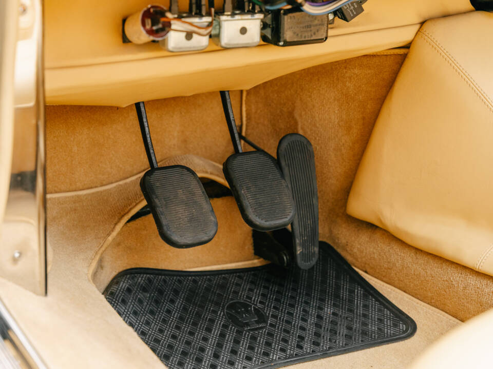 Bild 18/50 von Maserati 3500 GTI Spyder Vignale (1963)