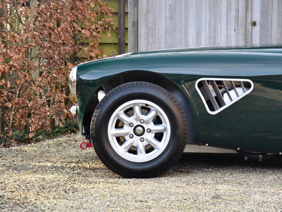 Image 16/29 of Austin-Healey 3000 Mk II (BT7) (1962)