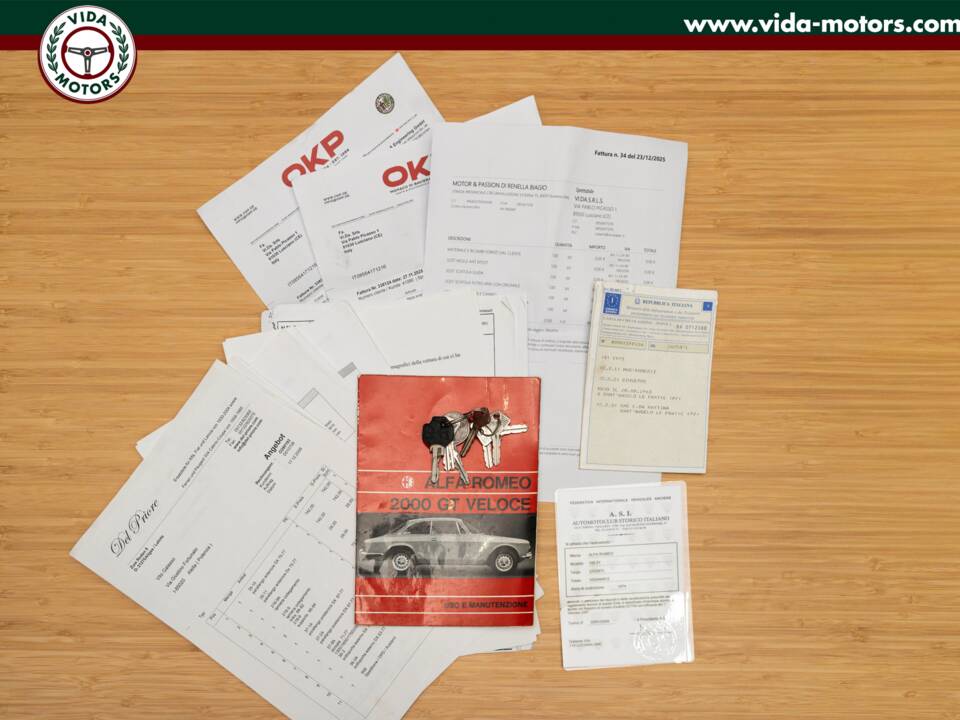 Image 15/15 of Alfa Romeo 2000 GT Veloce (1974)