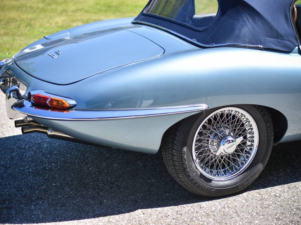 Carosseria_Classica_de_Jaguar_E-Type_1963_Serie1Roadster_6