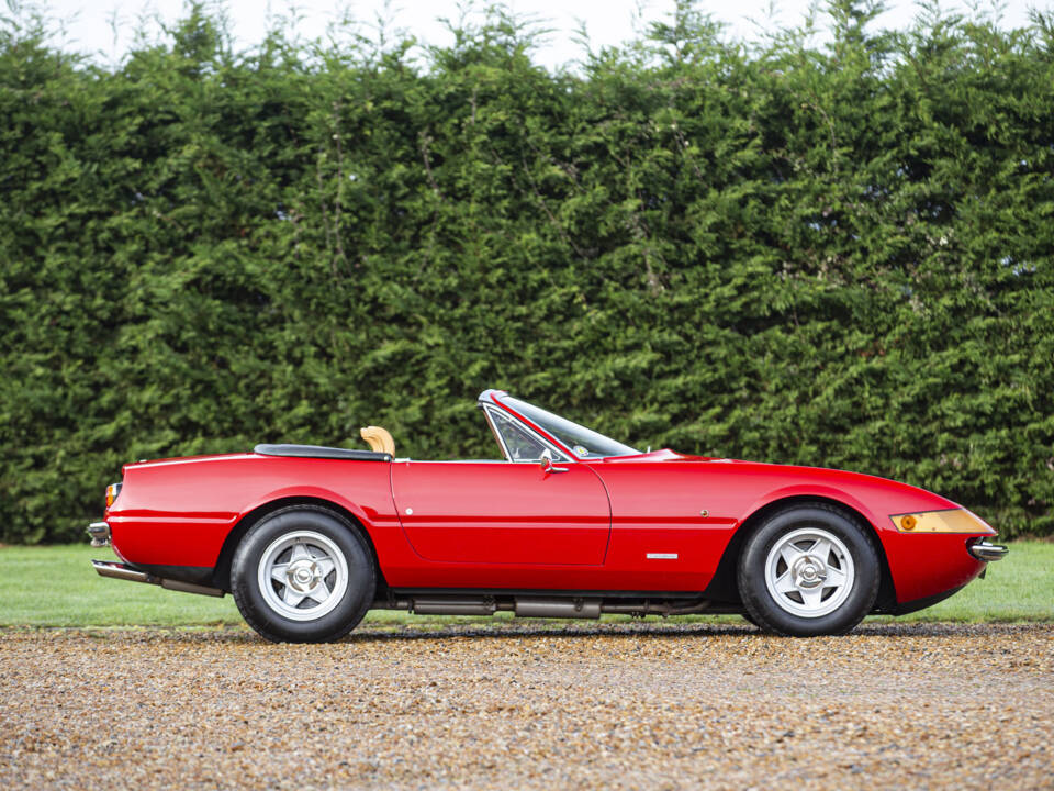 Bild 3/40 von Ferrari 365 GTB&#x2F;4 Spyder (1973)