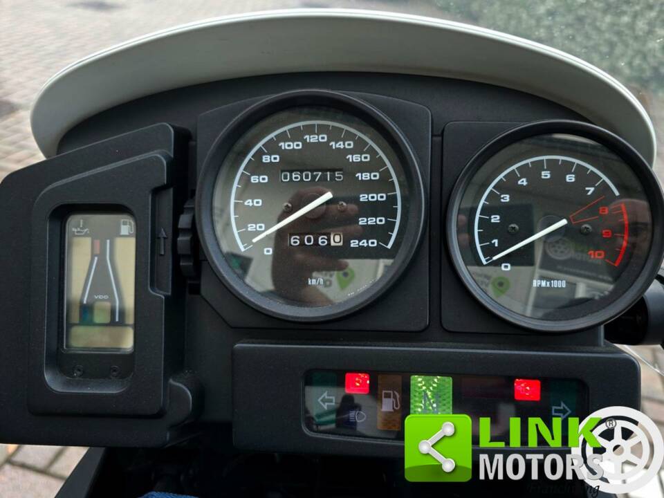 Bild 9/10 von BMW DUMMY (2000)