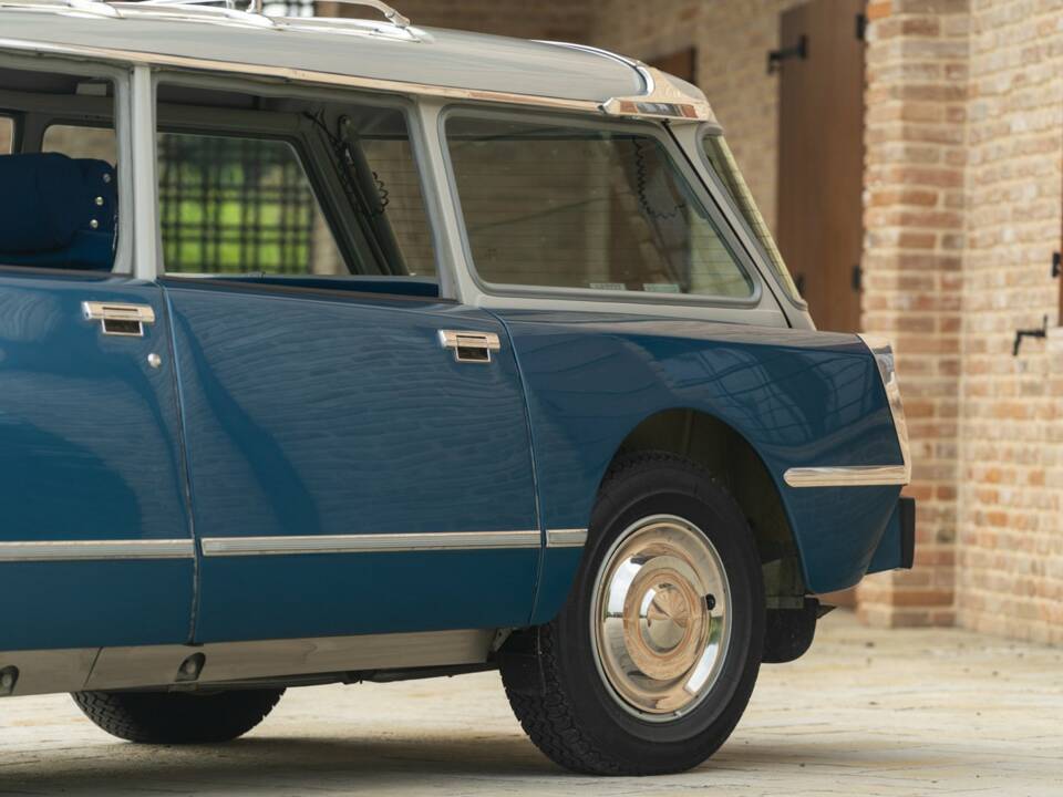 Bild 17/50 von Citroën DS 23 Break (1973)
