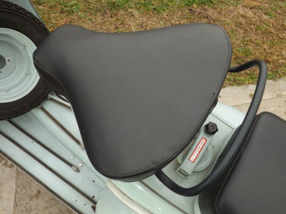Image 50/50 de Piaggio Vespa 125 (1961)