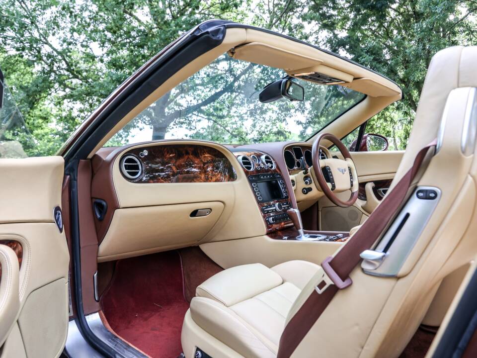 Bild 35/40 von Bentley Continental GTC (2007)