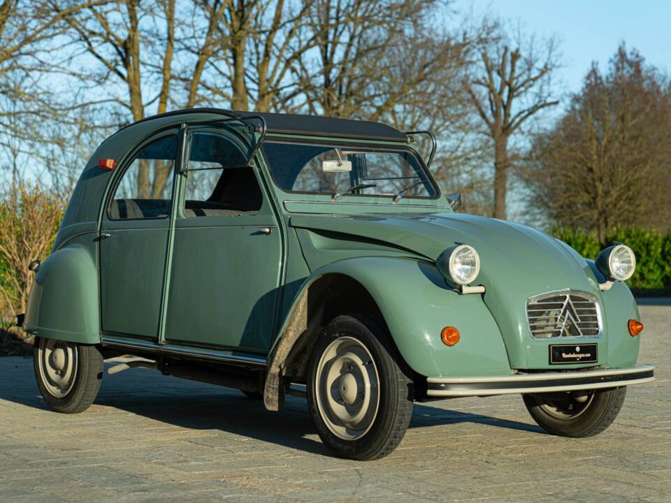 Image 2/41 of Citroën 2 CV (1963)