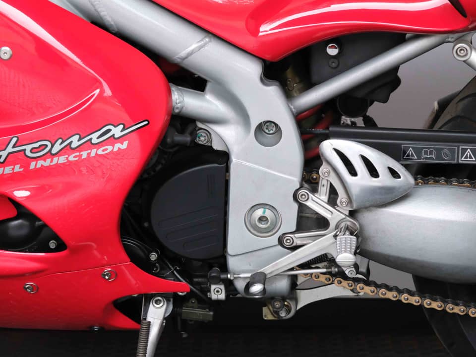 Image 29/66 of Triumph Daytona T595 (1998)