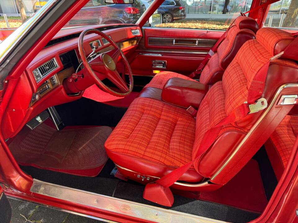 Bild 5/30 von Cadillac Coupe DeVille (1975)