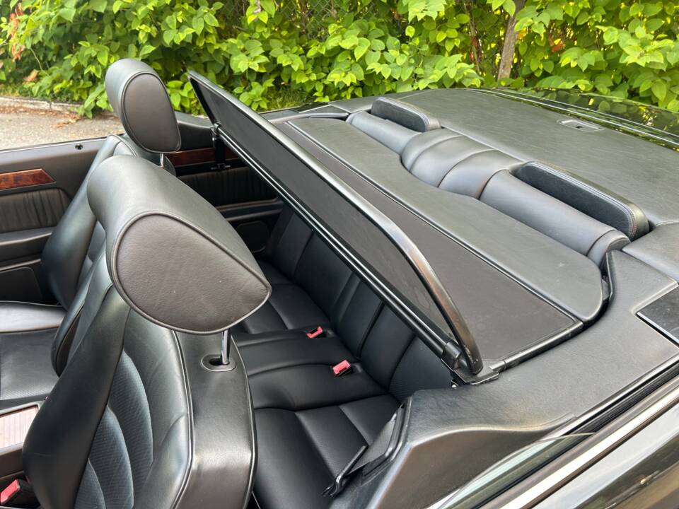 Image 13/47 of Mercedes-Benz 300 CE-24 (1992)