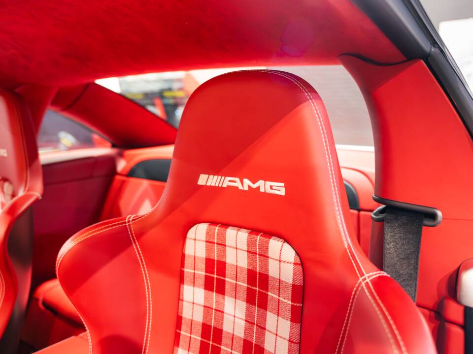 Afbeelding 41/47 van Mercedes-Benz SL 65 AMG Black Series (2010)