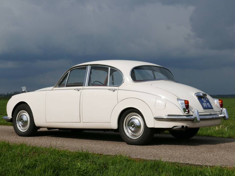 Obraz 10/50 pojazdu Jaguar 240 (1968)